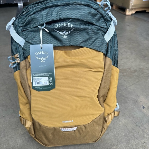 Osprey Nebula Backpack 32L Green Brindle Brown Outdoor Commuter Laptop NEW - Picture 4 of 13